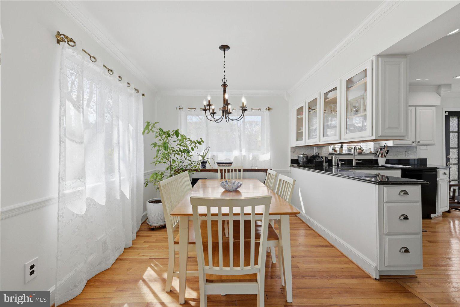 6020 Amherst Avenue Springfield, VA 22150 - Photo 11 of 56 Dining room