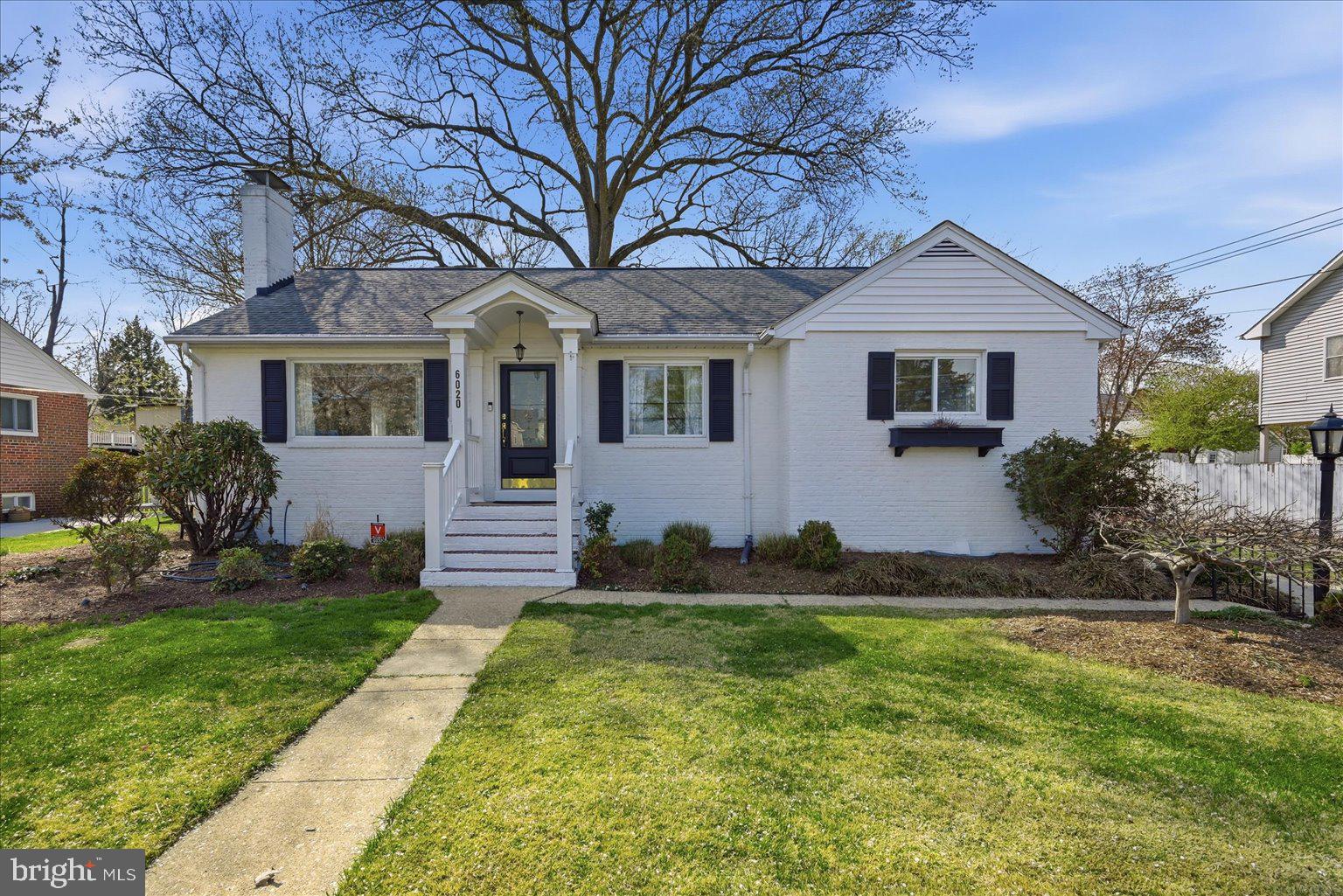 6020 Amherst Avenue Springfield, VA 22150 - Photo 2 of 56 Spacious front yard