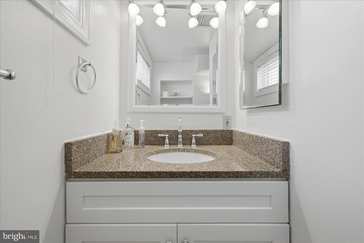 6020 Amherst Avenue Springfield, VA 22150 - Photo 28 of 56