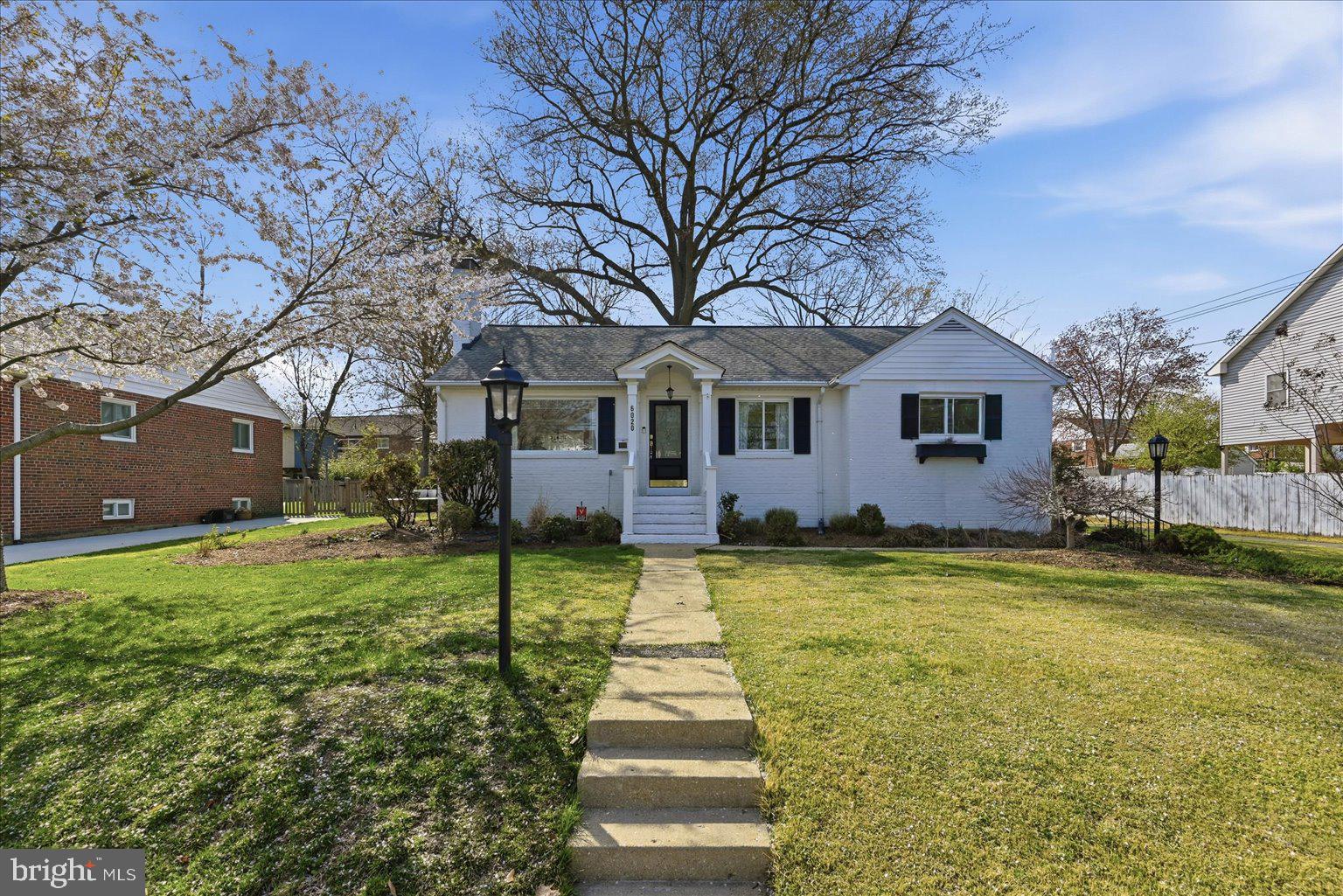 6020 Amherst Avenue Springfield, VA 22150 - Photo 3 of 56 Walkway with gas lamp