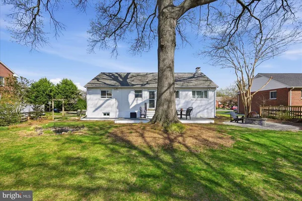 $695,000 | 6020 Amherst Avenue, Springfield, VA 22150