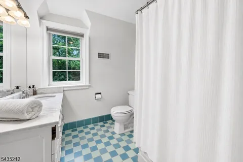 $1,199,000 | 15 Afterglow Avenue, Verona, NJ 07044