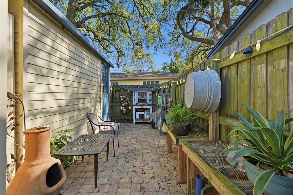 155 6th Street Northeast Largo, FL 33770 - Photo 28 of 34