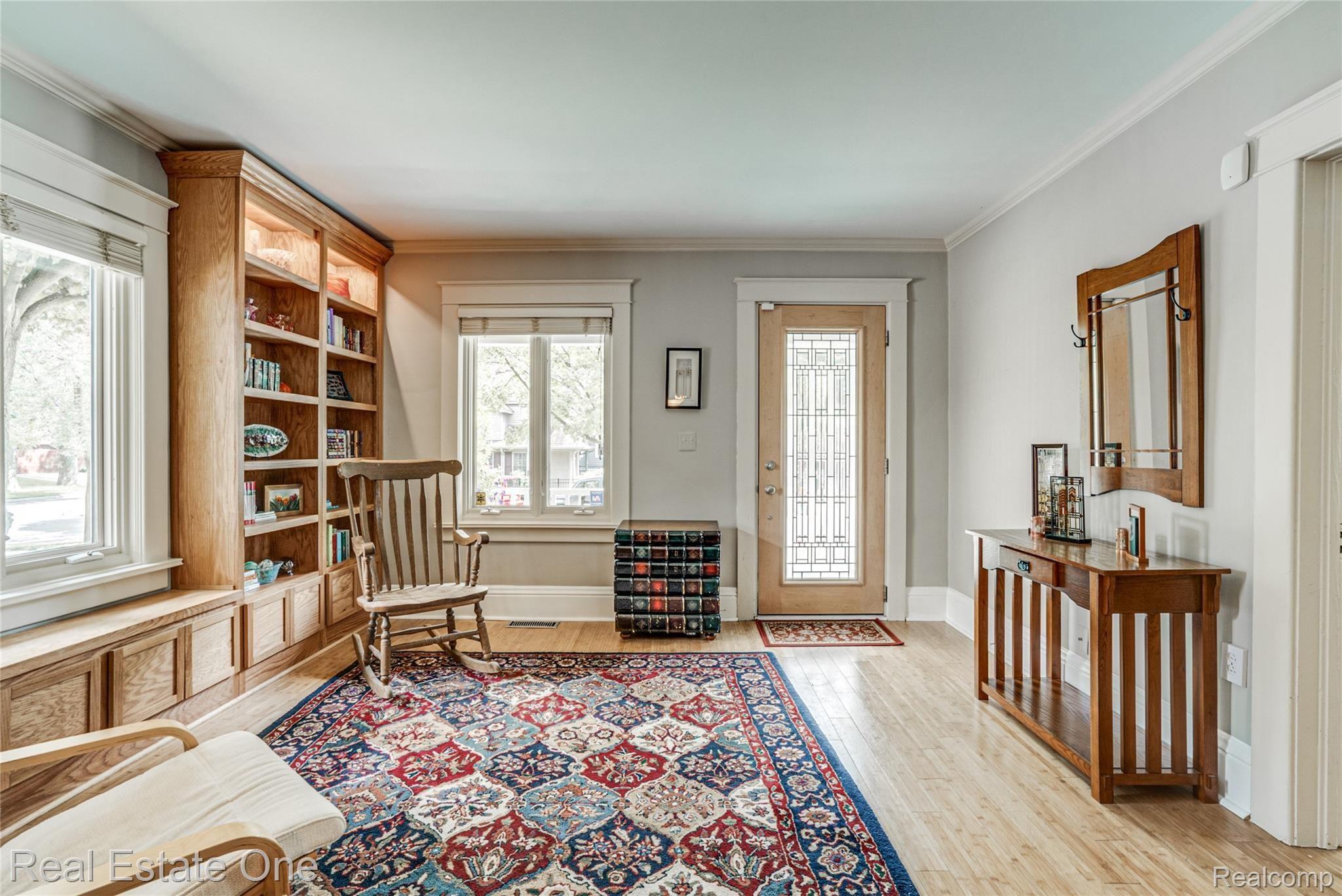 608 7th Street Rochester, MI 48307 - Photo 5 of 50 Interiors (1 of 40).jpg