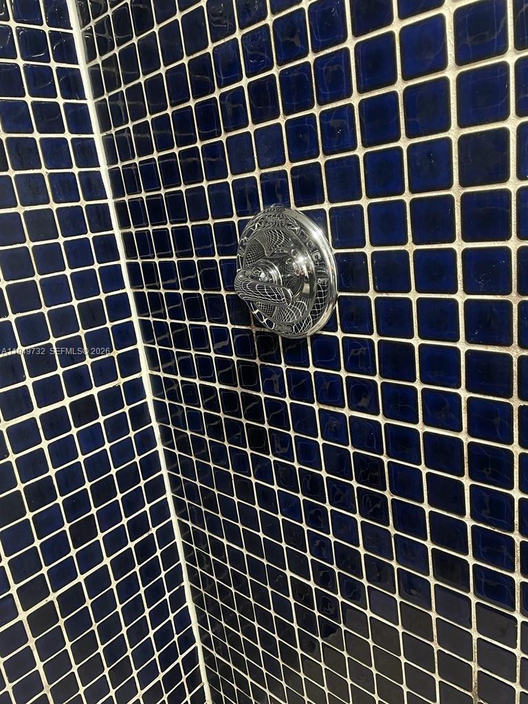 7075 Northwest 186th Street, Unit C505 Hialeah, FL 33015 - Photo 6 of 11