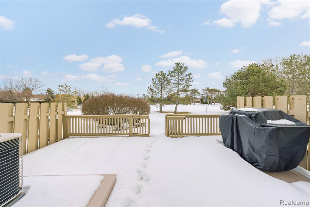 694 Tennyson Rochester Hills, MI 48307 - Photo 25 of 28
