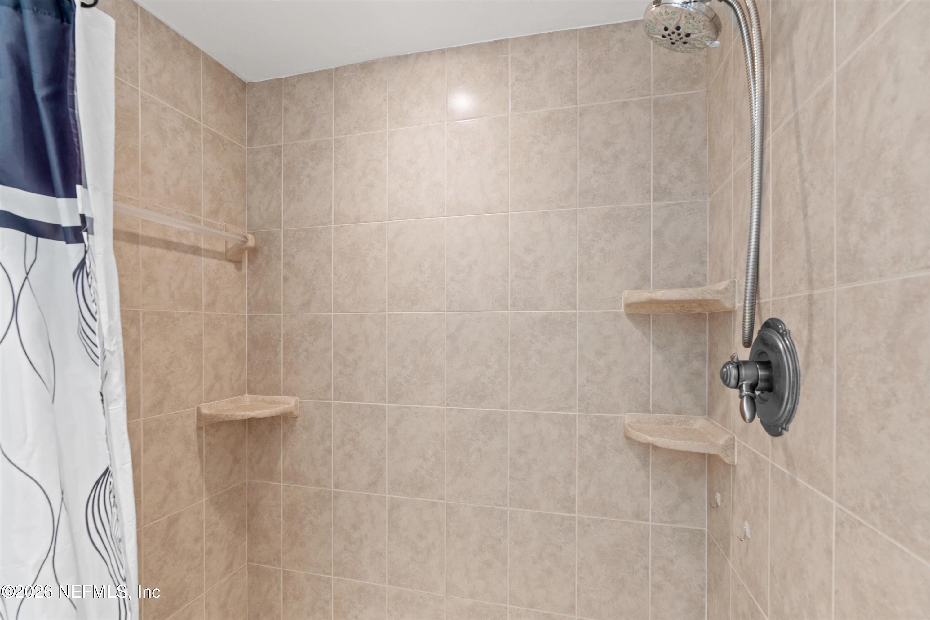 3737 Loretto Road, Unit 803 Jacksonville, FL 32223 - Photo 16 of 25 18-Shower