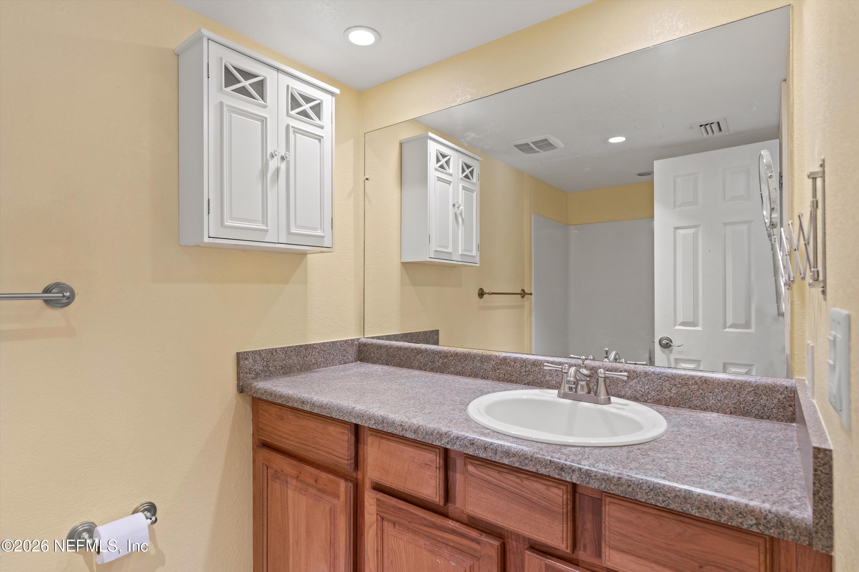 3737 Loretto Road, Unit 803 Jacksonville, FL 32223 - Photo 19 of 25 21-Guest Bathroom