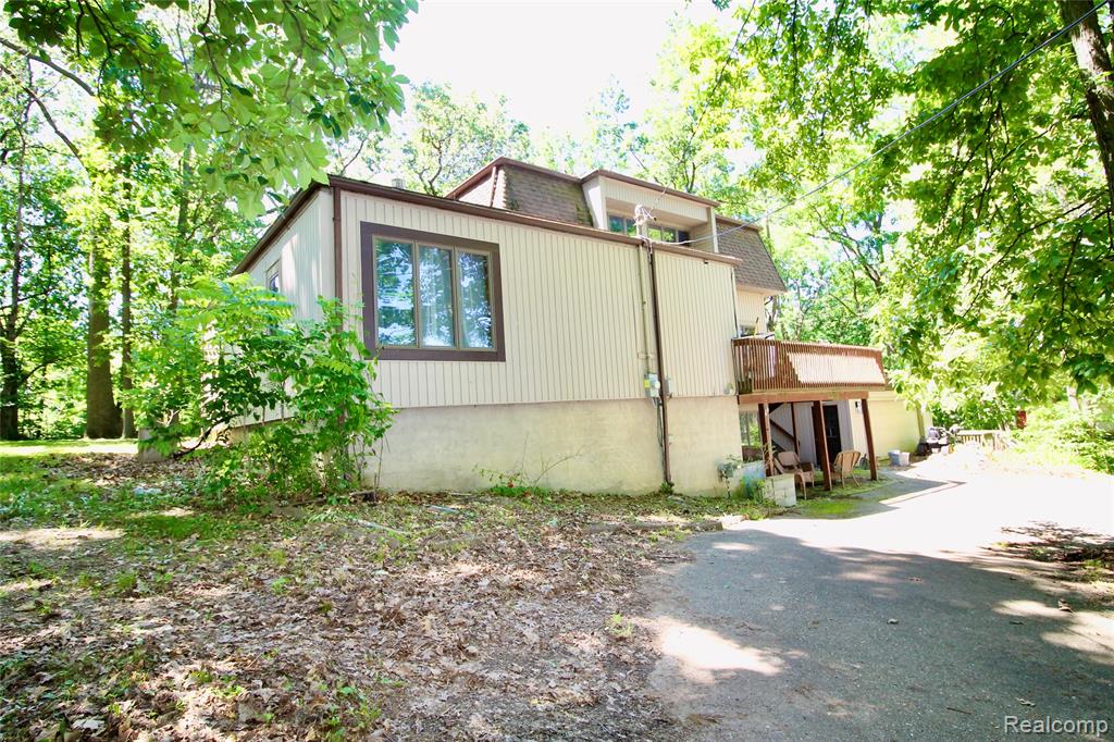 3515 Lahring Road Linden, MI 48451 - Photo 2 of 27