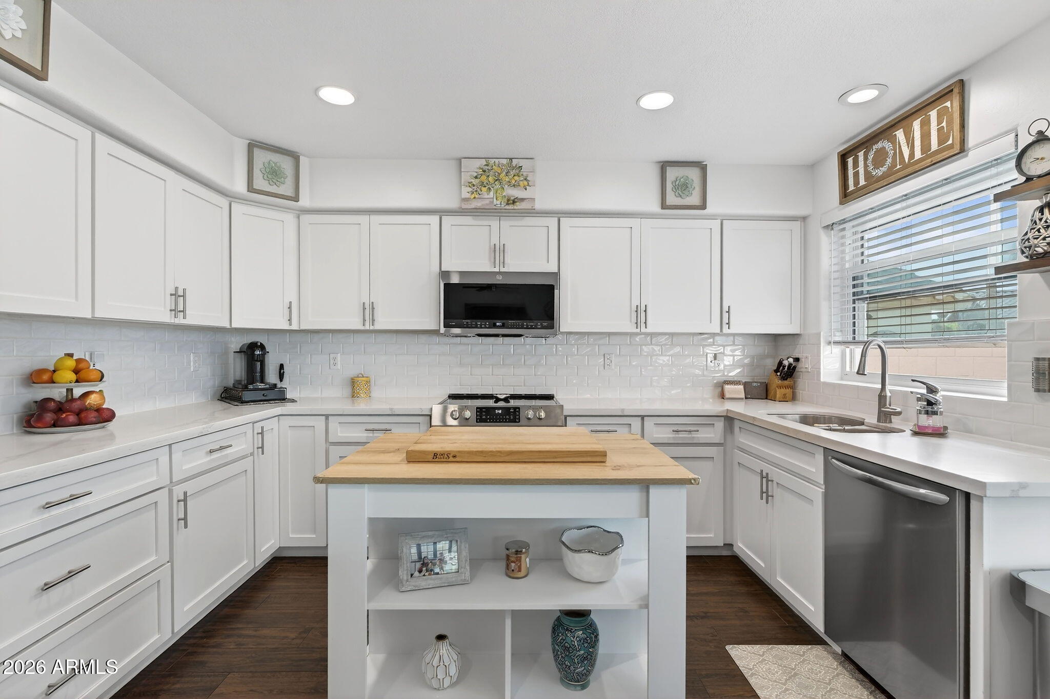 3615 East Desert Willow Road Phoenix, AZ 85044 - Photo 10 of 65 10-web-or-mls-50- E Desert Willow Rd