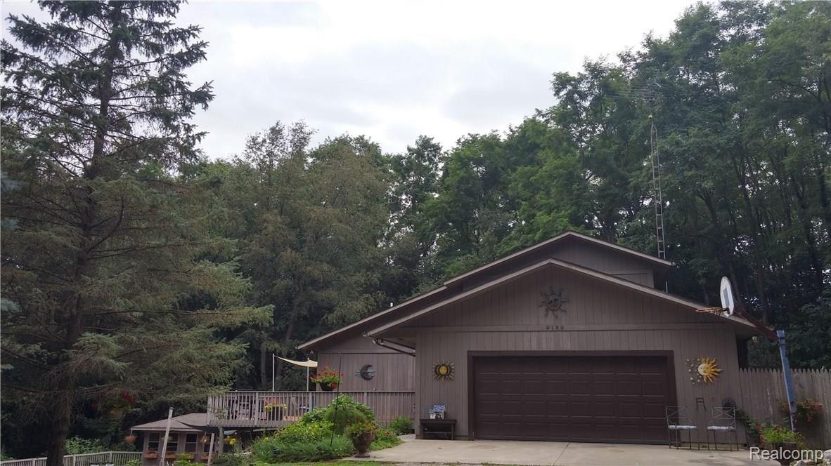 9169 Mabley Hill Road Fenton, MI 48430 - Photo 1 of 33 Mabley Front no Cars.jpg