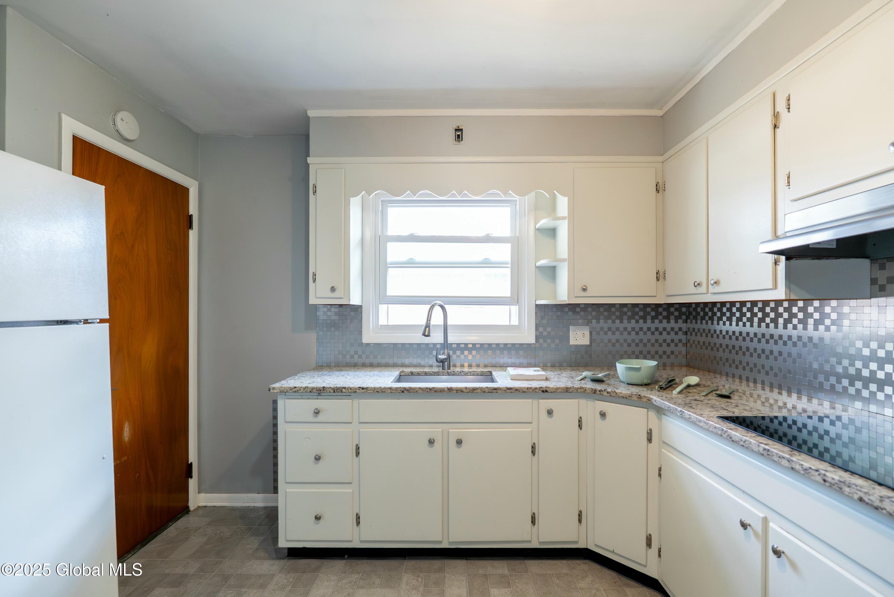 403 Hackett Boulevard Albany, NY 12208 - Photo 11 of 36 tempImageB7EBEZ