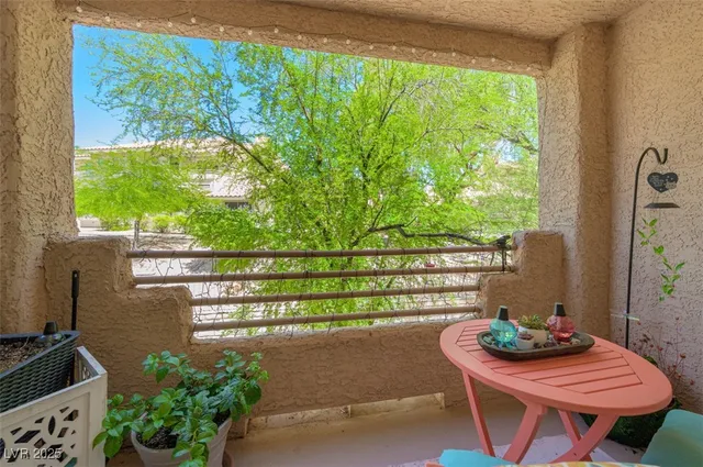 $193,000 | 2240 Highpointe Drive, Unit 203, Laughlin, NV 89029