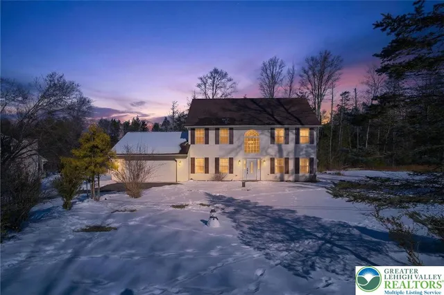 $349,900 | 122 Cranberry Drive, Blakeslee, PA 18610