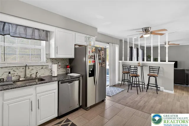 $349,900 | 122 Cranberry Drive, Blakeslee, PA 18610