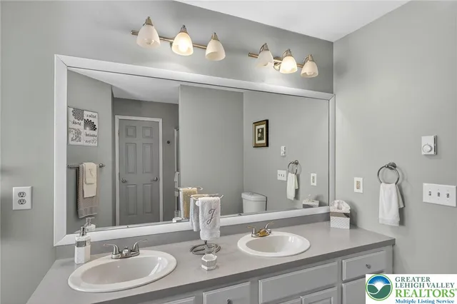 $349,900 | 122 Cranberry Drive, Blakeslee, PA 18610