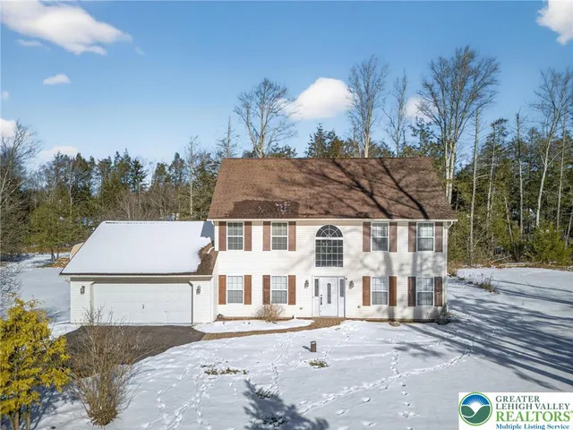 $349,900 | 122 Cranberry Drive, Blakeslee, PA 18610