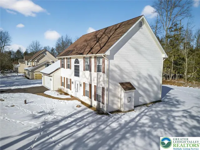 $349,900 | 122 Cranberry Drive, Blakeslee, PA 18610