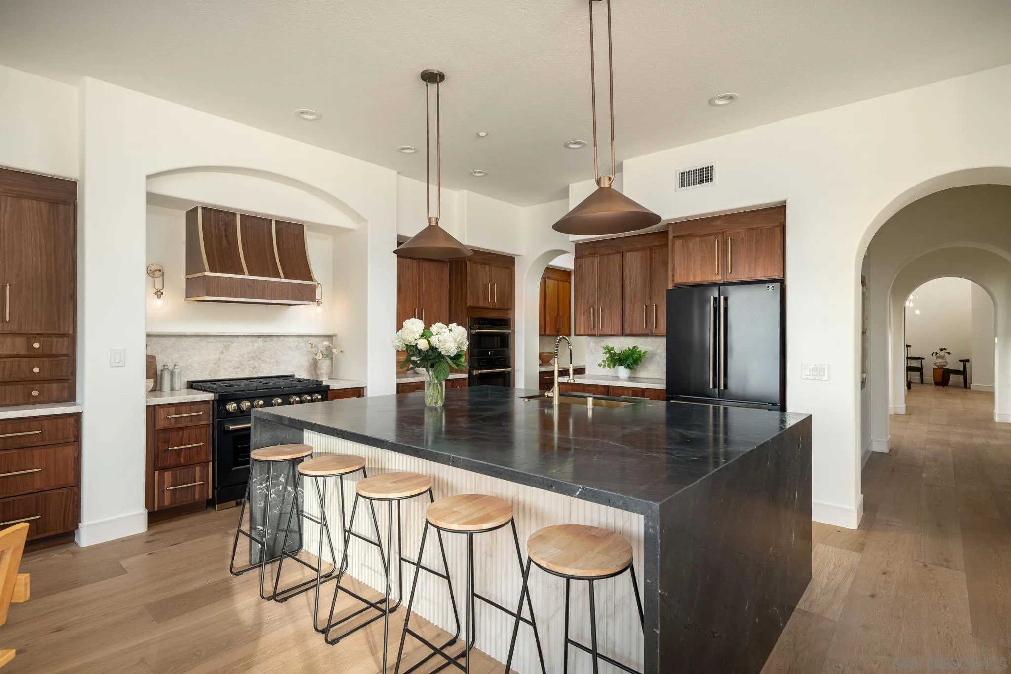 1375 Ravean Court Encinitas, CA 92024 - Photo 4 of 14