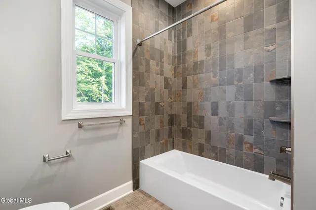 $829,000 | 6 Cannon Royal Drive, Wilton, NY 12866