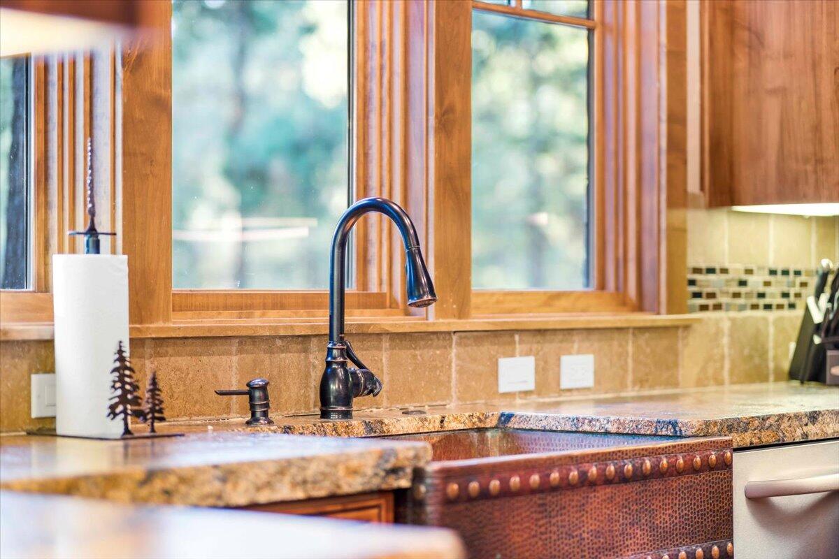 56184 Sable Rock Loop Bend, OR 97707 - Photo 20 of 72 Copper farmhouse sink