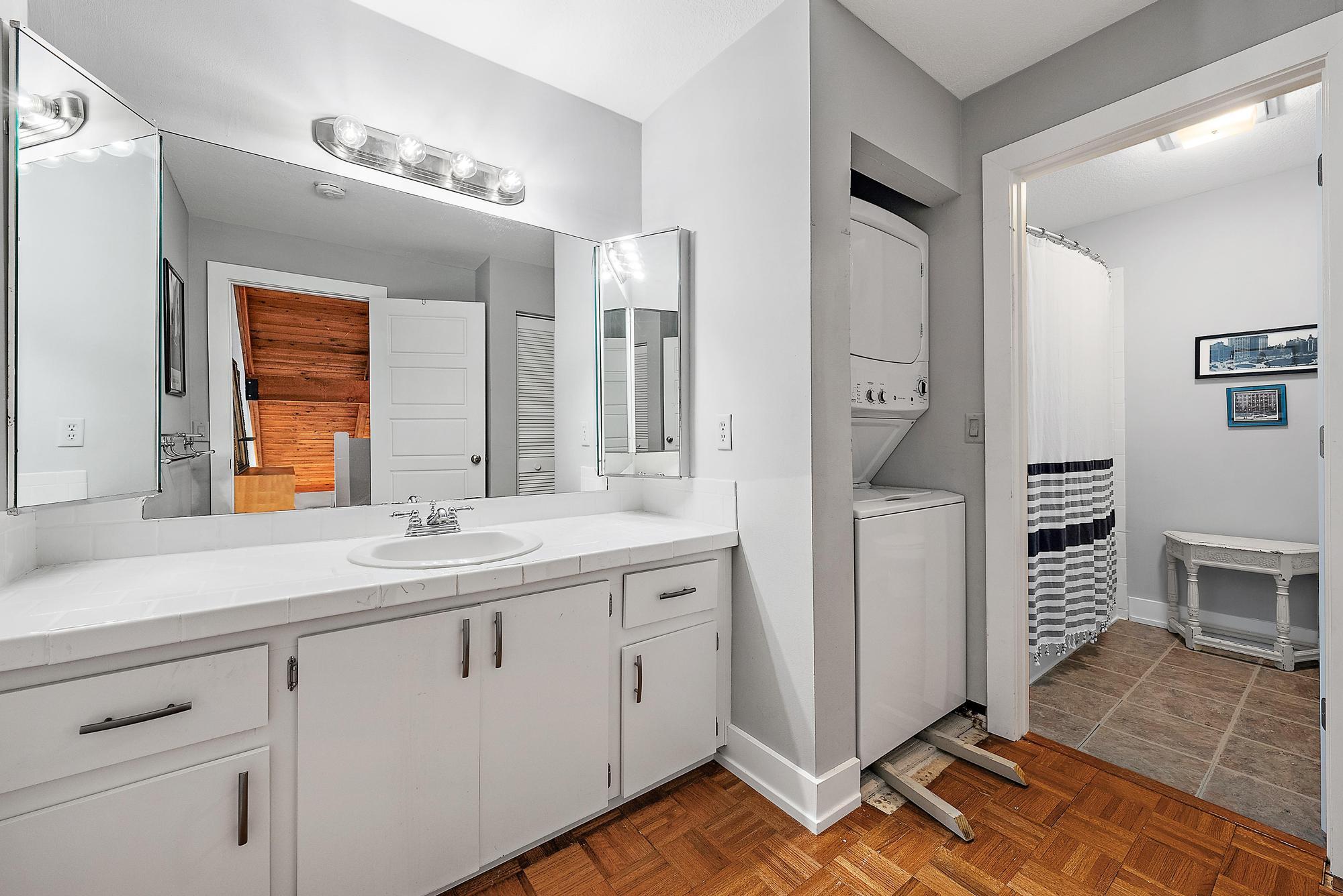 1605 Highway 1, Unit 16F Jupiter, FL 33477 - Photo 17 of 19 Second Floor Bathroom