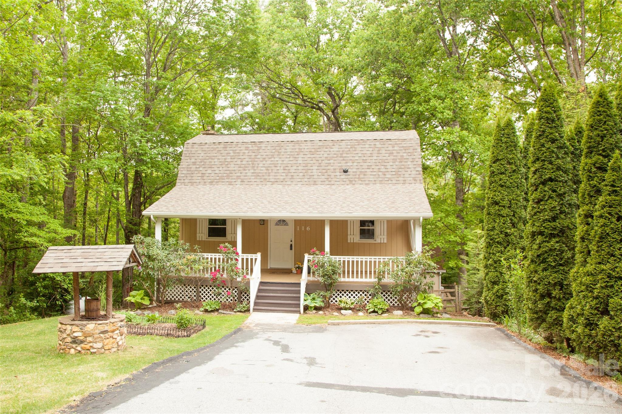 116 Vehorn Road Fairview, NC 28730 - Photo 2 of 29
