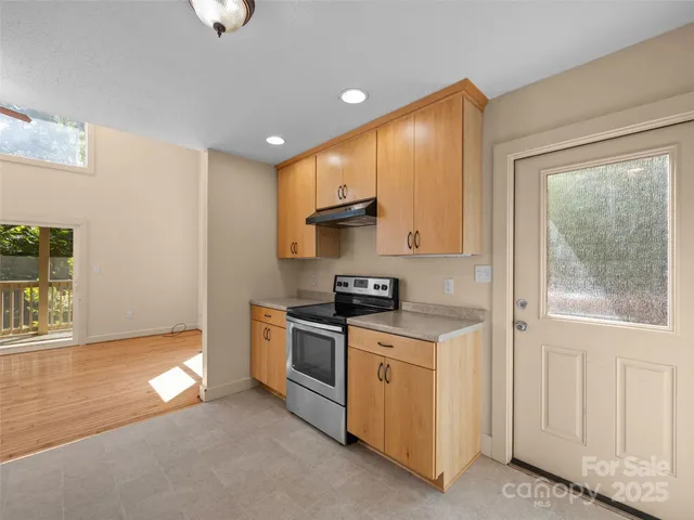 $600,000 | 127 Franklin Road, Swannanoa, NC 28778