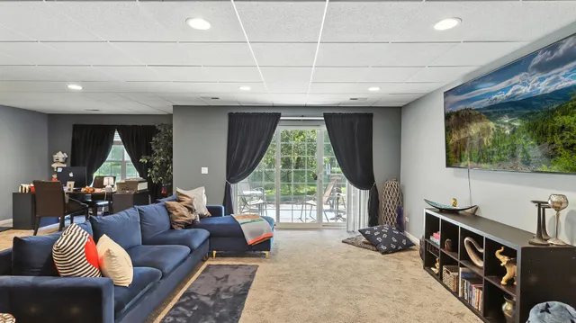 $412,000 | 156 River Mist Drive, Oswego, IL 60543