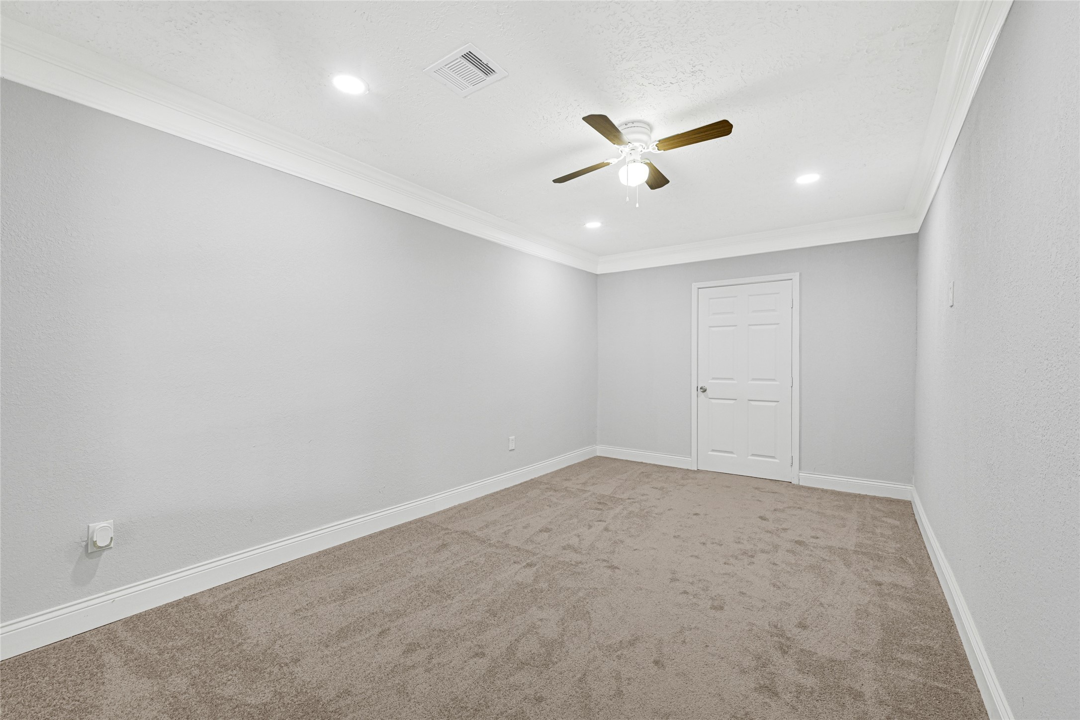 7625 Touchstone Street Houston, TX 77028 - Photo 14 of 25 Actual Primary Bedroom