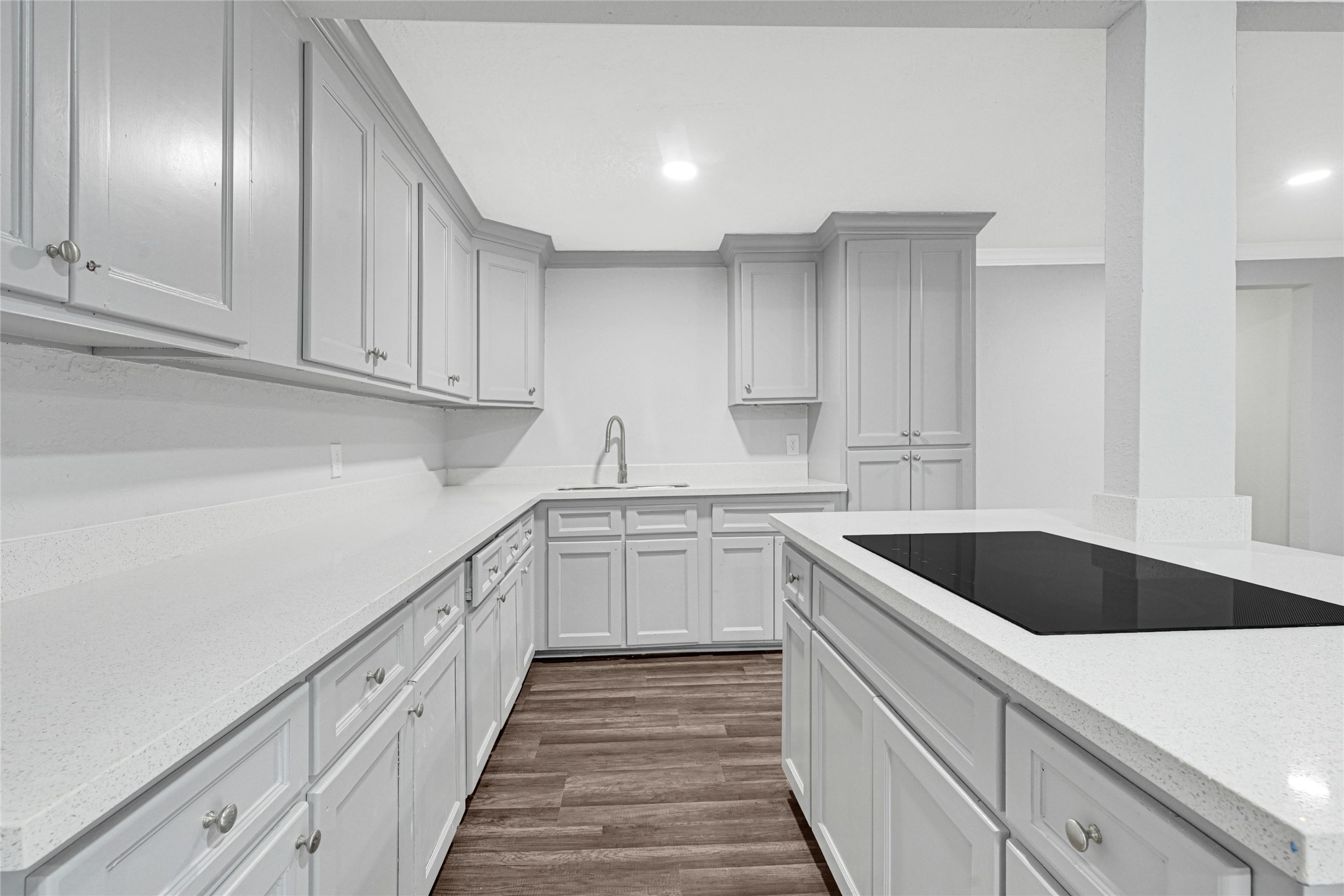 7625 Touchstone Street Houston, TX 77028 - Photo 8 of 25