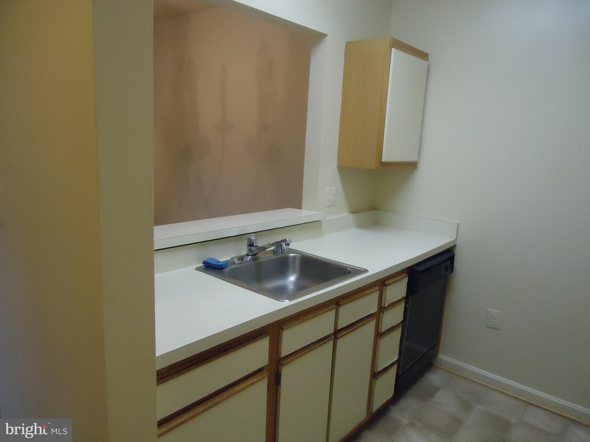 604 Moonglow Road, Unit 201 Odenton, MD 21113 - Photo 11 of 17 Kitchen