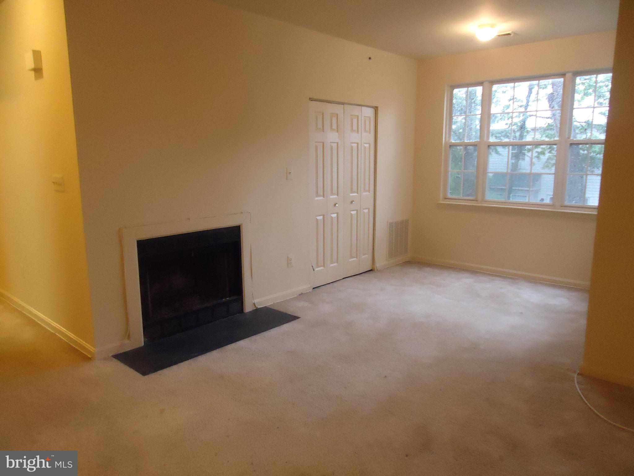 604 Moonglow Road, Unit 201 Odenton, MD 21113 - Photo 14 of 17 Living Room
