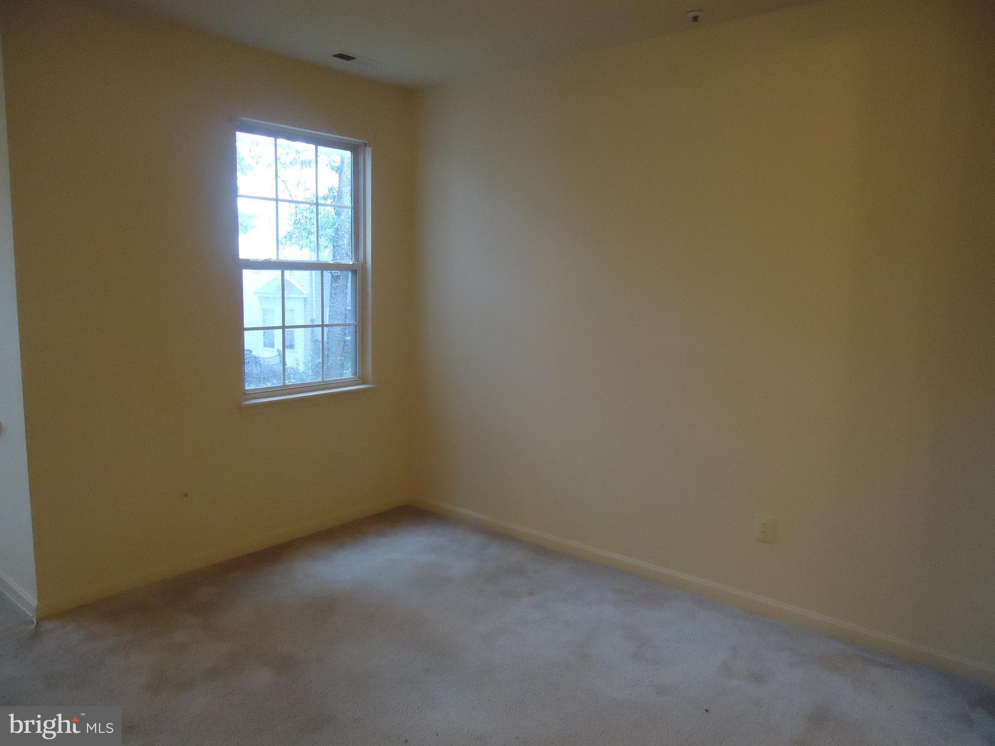 604 Moonglow Road, Unit 201 Odenton, MD 21113 - Photo 15 of 17 Living Room