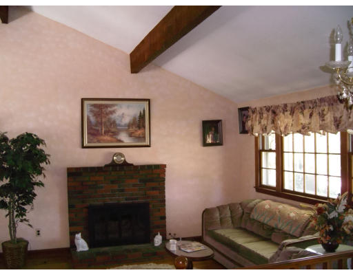 72 Bicknell Road Billerica, MA 01821 - Photo 4 of 30 Gallery Image 4
