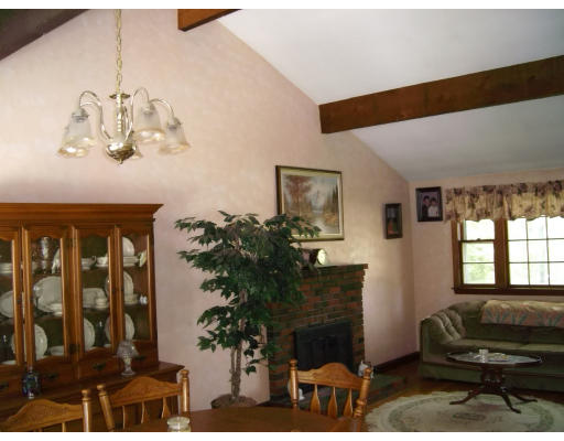 72 Bicknell Road Billerica, MA 01821 - Photo 5 of 30 Gallery Image 5