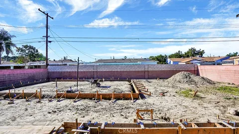 a black and white photo of a painting