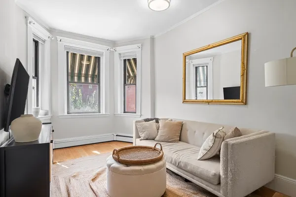 $3,700 | 577 Tremont Street, Unit 2, Boston, MA 02118