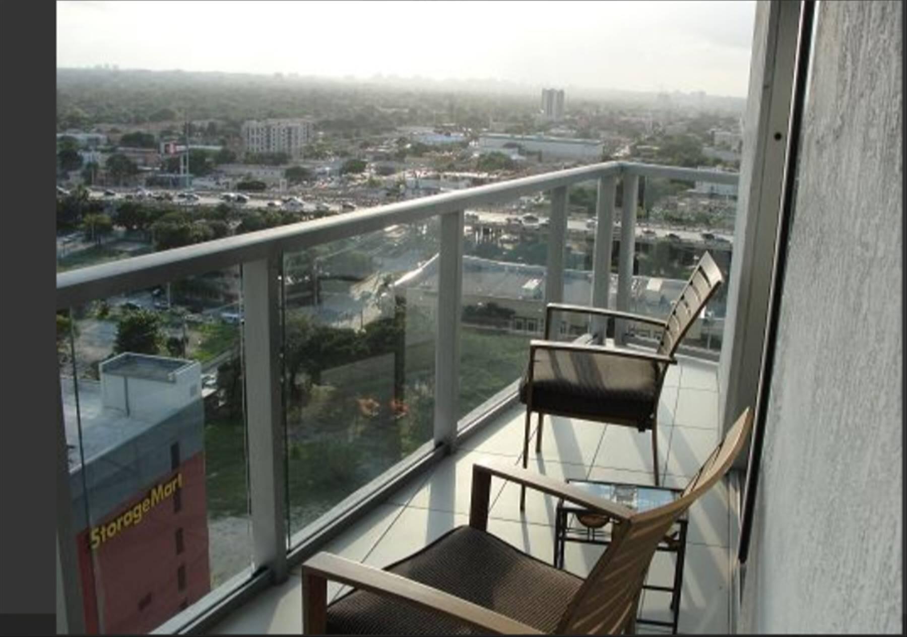 185 Southwest 7th Street, Unit 1802 Miami, FL 33130 - Photo 3 of 39 16051844-3