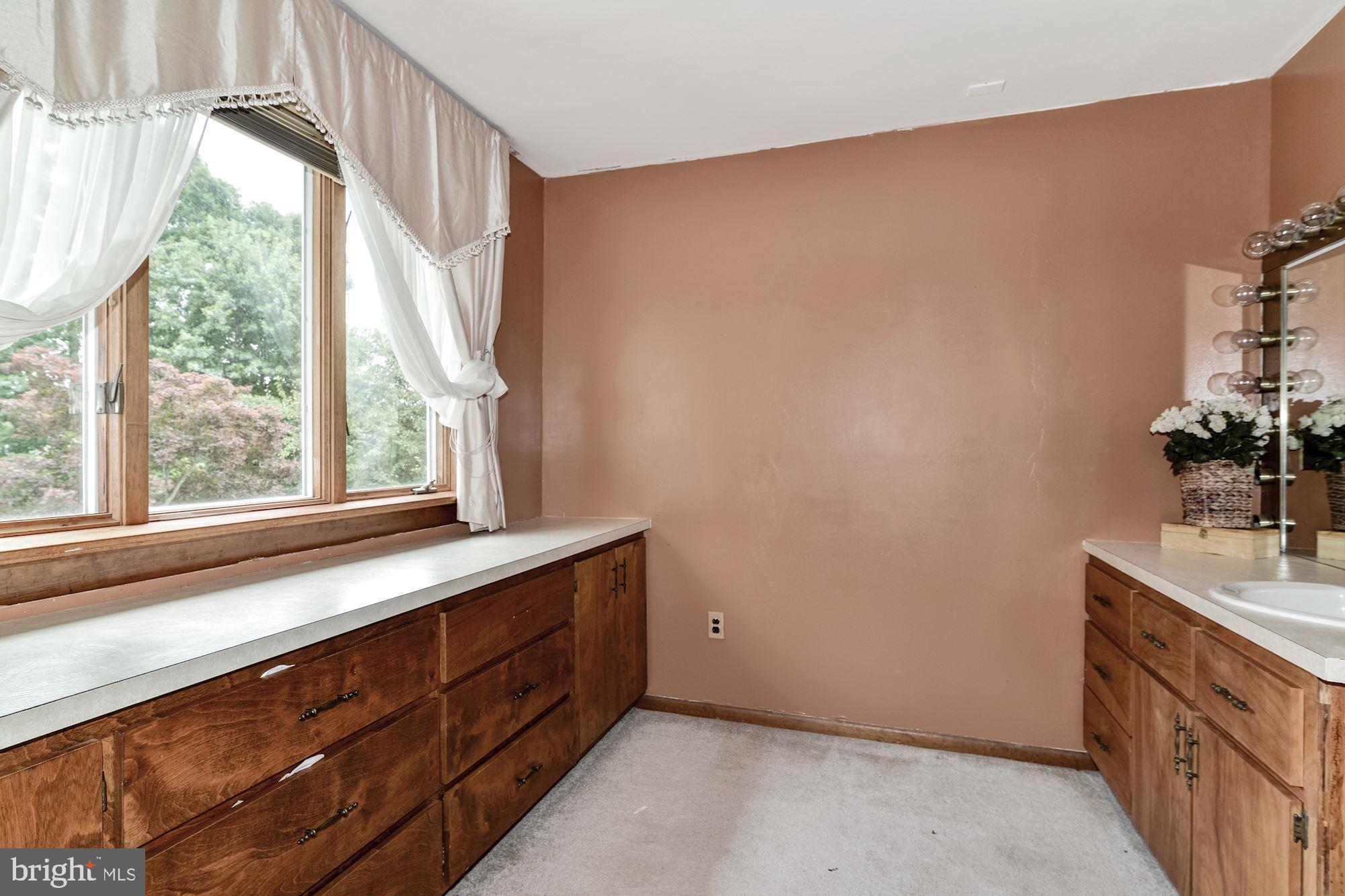 7 North Fork Road Clementon, NJ 08021 - Photo 9 of 26 master dressing room