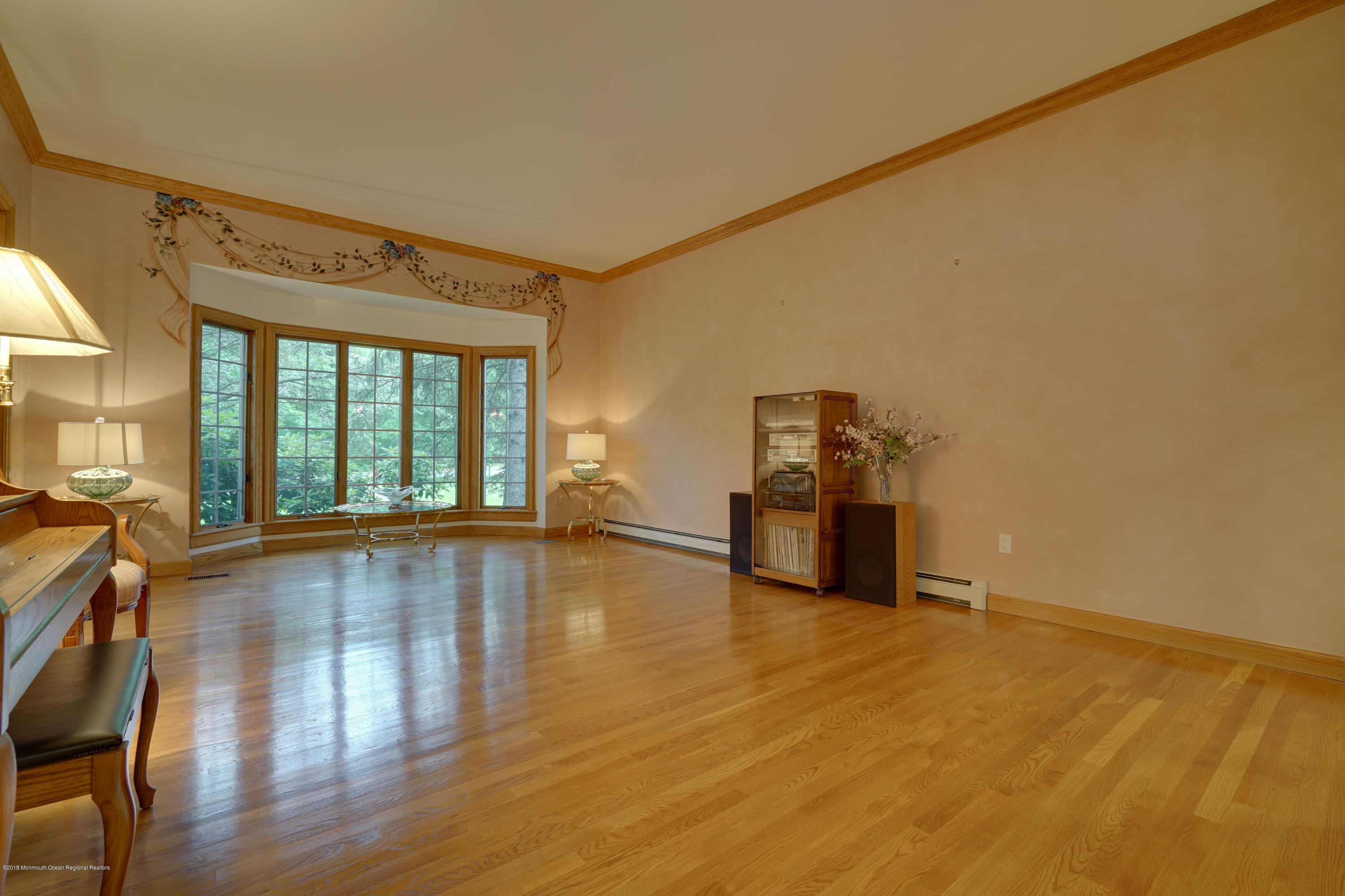 18 Riverside Lane Holmdel, NJ 07733 - Photo 20 of 53 Oak Hardwood Floors and Accents