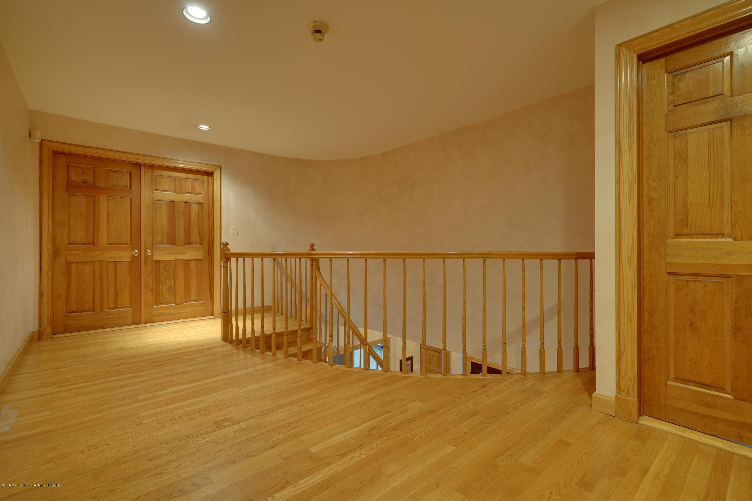 18 Riverside Lane Holmdel, NJ 07733 - Photo 27 of 53 Entry to the Master Suite