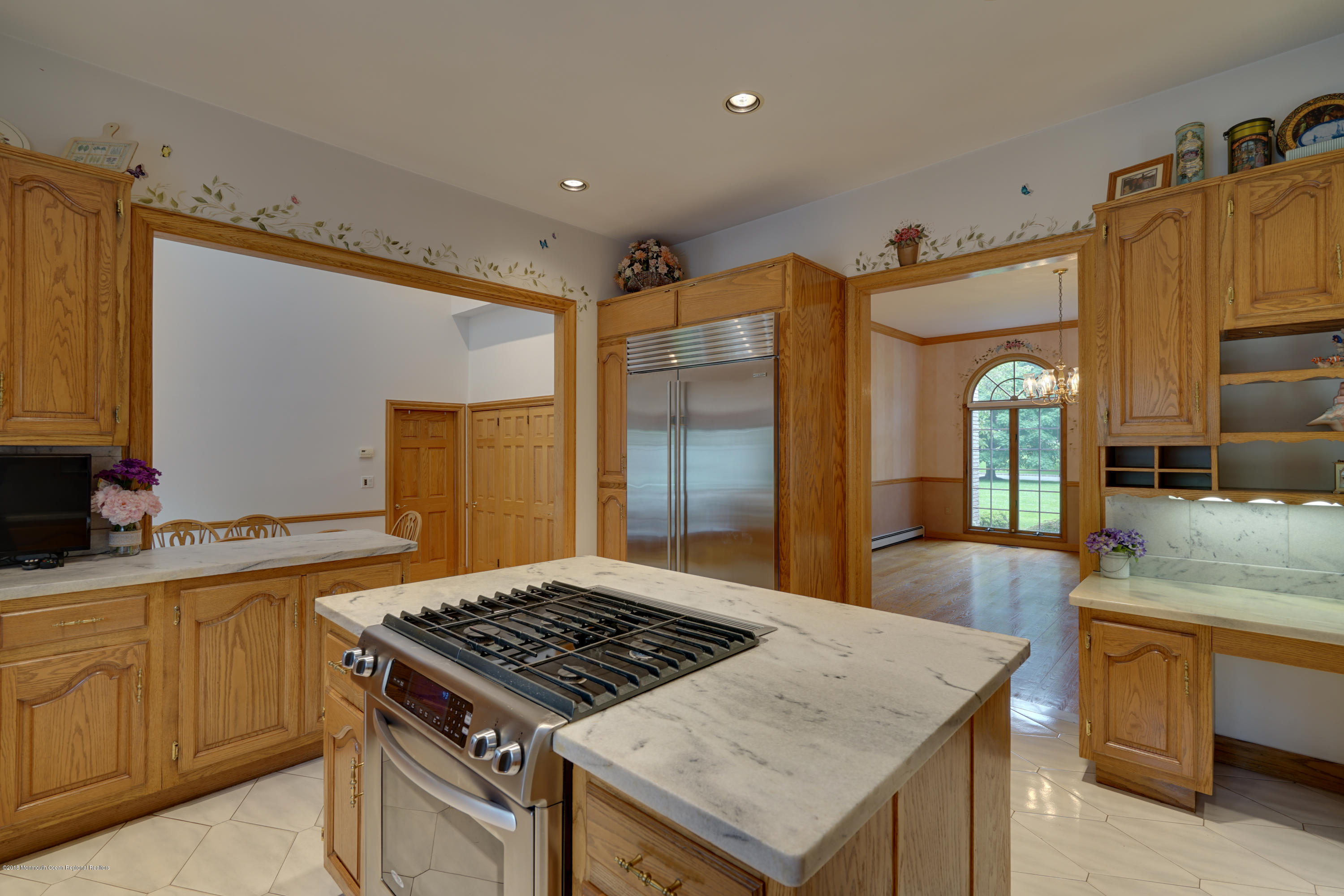 18 Riverside Lane Holmdel, NJ 07733 - Photo 10 of 53 Updated Stainless Appliances