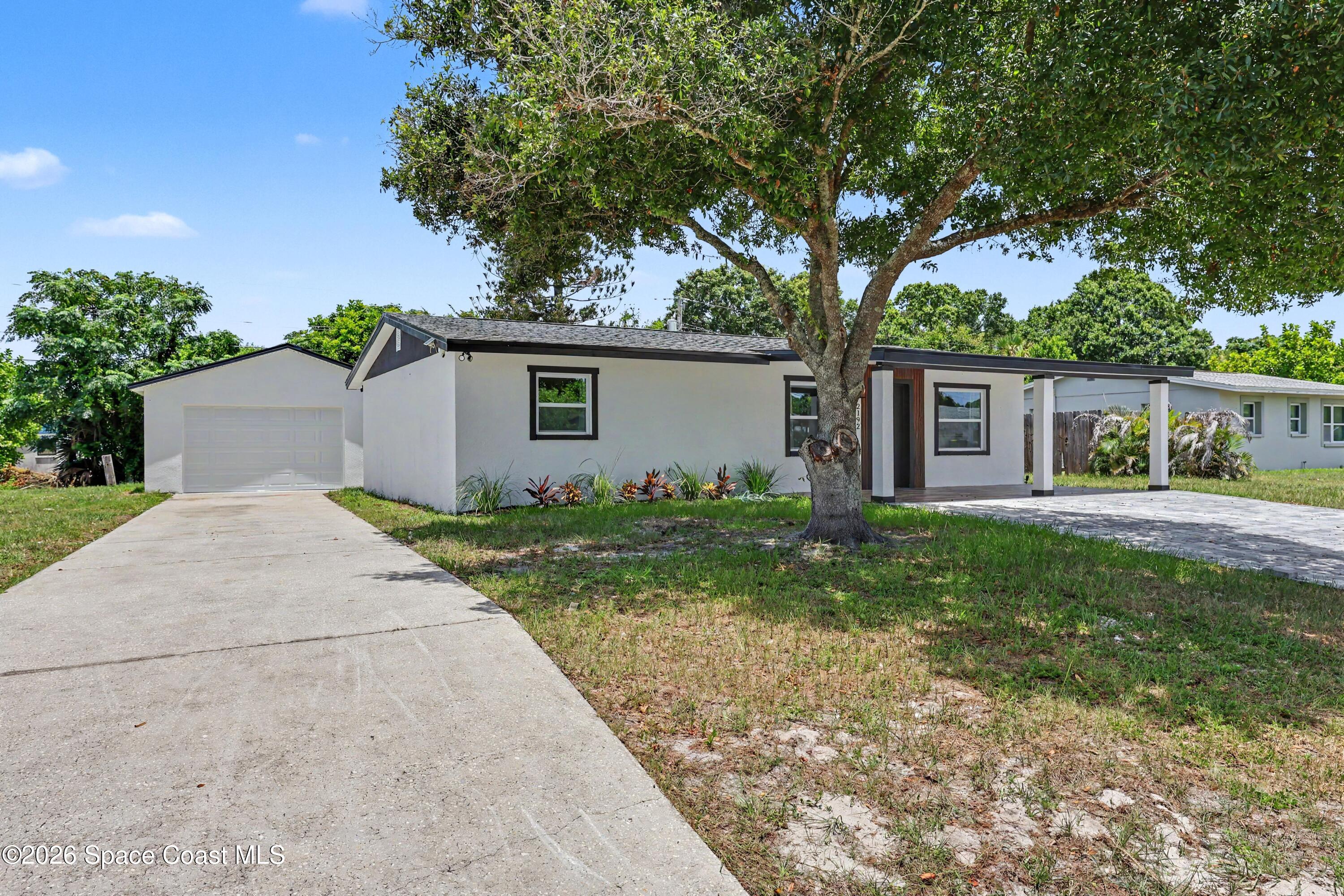2192 King Richard Road Melbourne, FL 32935 - Photo 2 of 27 004_file_3375