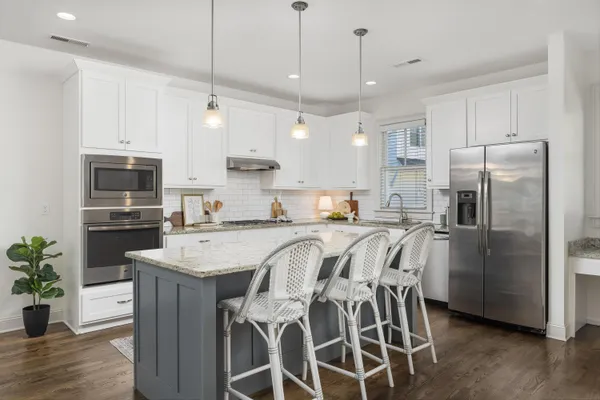 $690,000 | 914 Spinnaker Way, Chattanooga, TN 37402