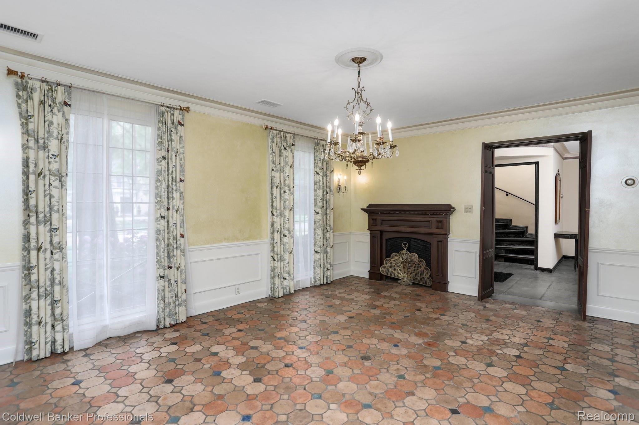 166 Ridge Road Grosse Pointe, MI 48236 - Photo 13 of 78 13-web-or-mls-166 Ridge Road Grosse Pointe Farms0012.jpg