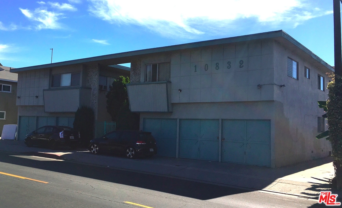 10832 Charnock Road Los Angeles, CA 90034 - Photo 1 of 4 Gallery Image 1
