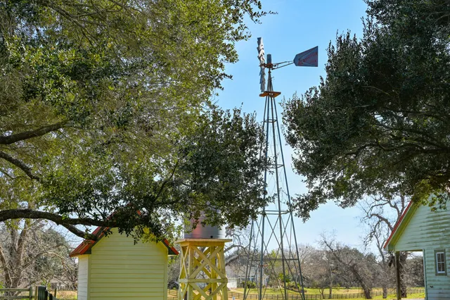$800,000 | 31119 Riverlake Road, Fulshear, TX 77441