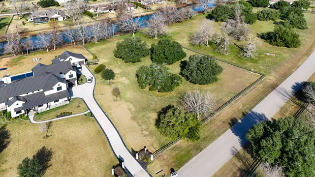 $800,000 | 31119 Riverlake Road, Fulshear, TX 77441