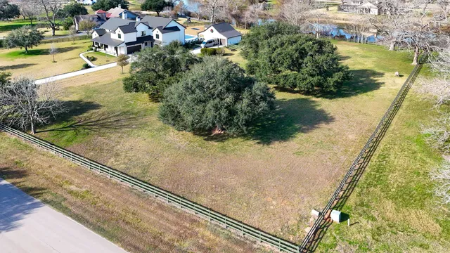 $800,000 | 31119 Riverlake Road, Fulshear, TX 77441